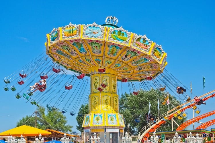 Kettenkarussel auf dem Volksfest